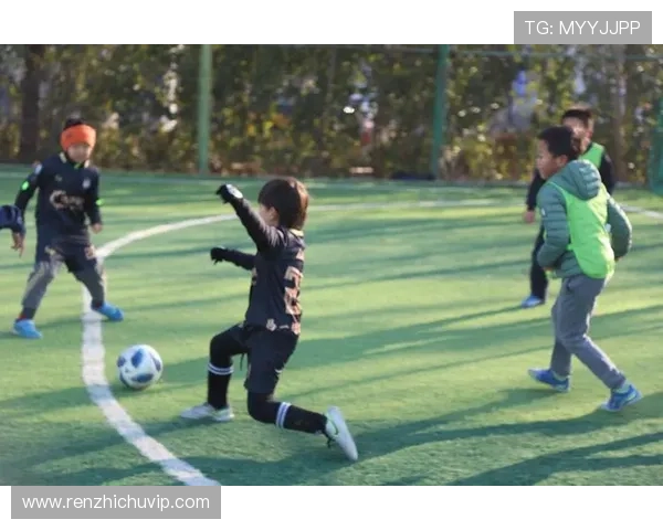 记忆中的足球明星那些年我们追逐的绿茵传奇与感动瞬间